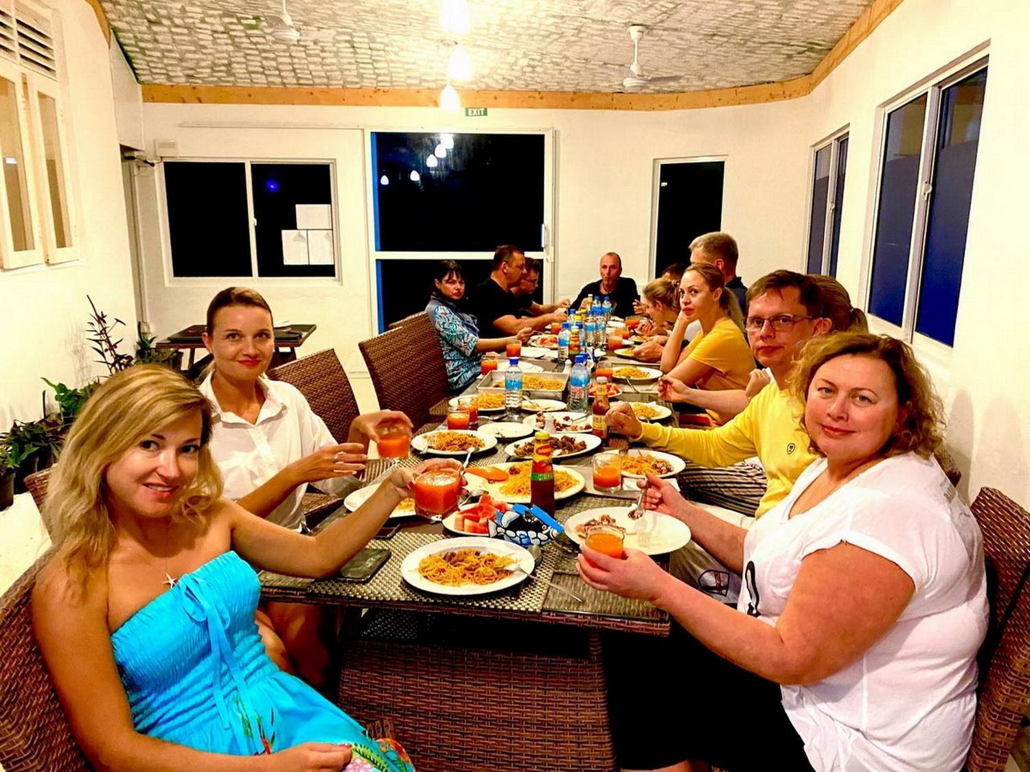 Wind Breeze Sunset View Inn Гурайдо Екстериор снимка