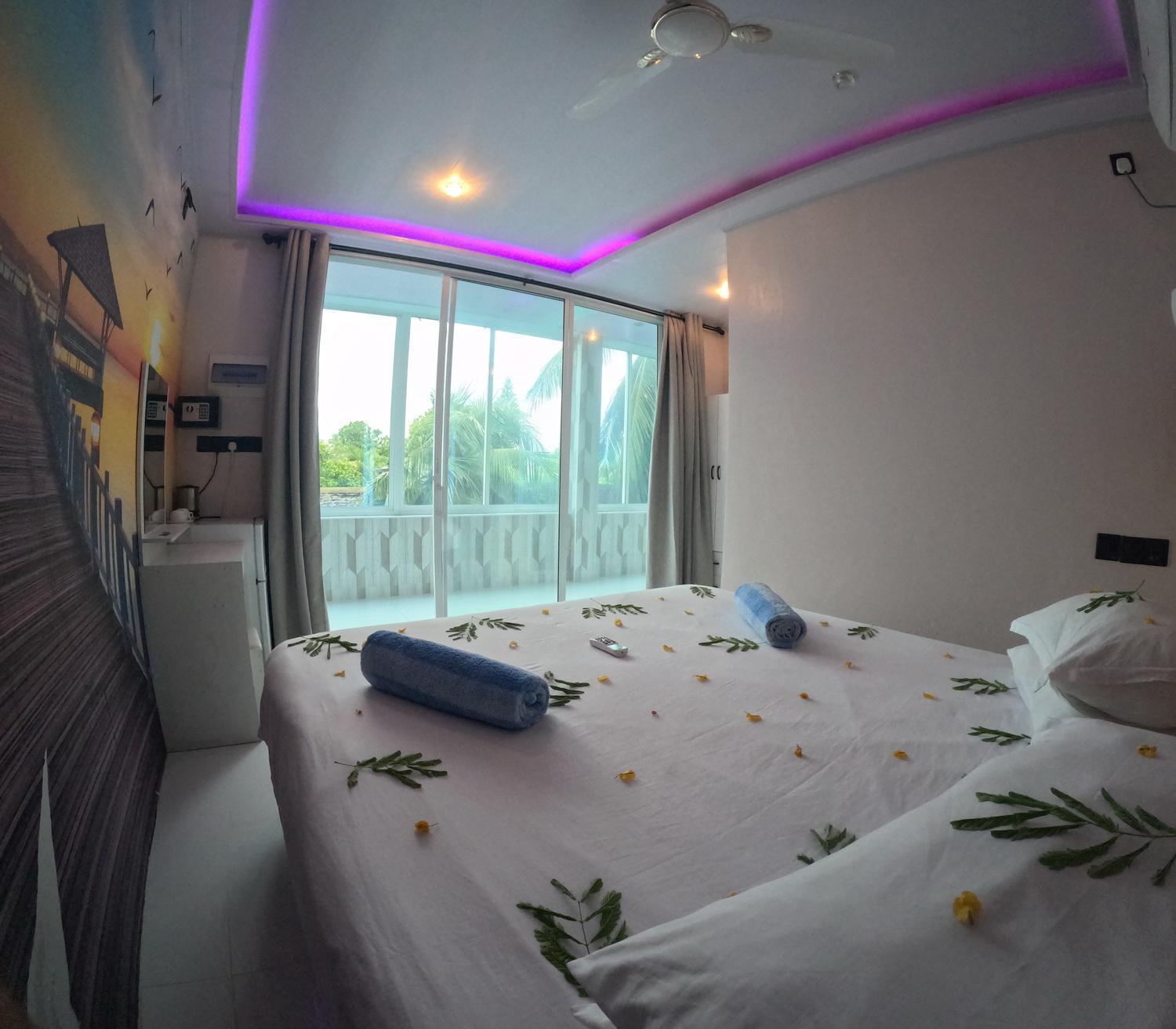 Wind Breeze Sunset View Inn Гурайдо Екстериор снимка