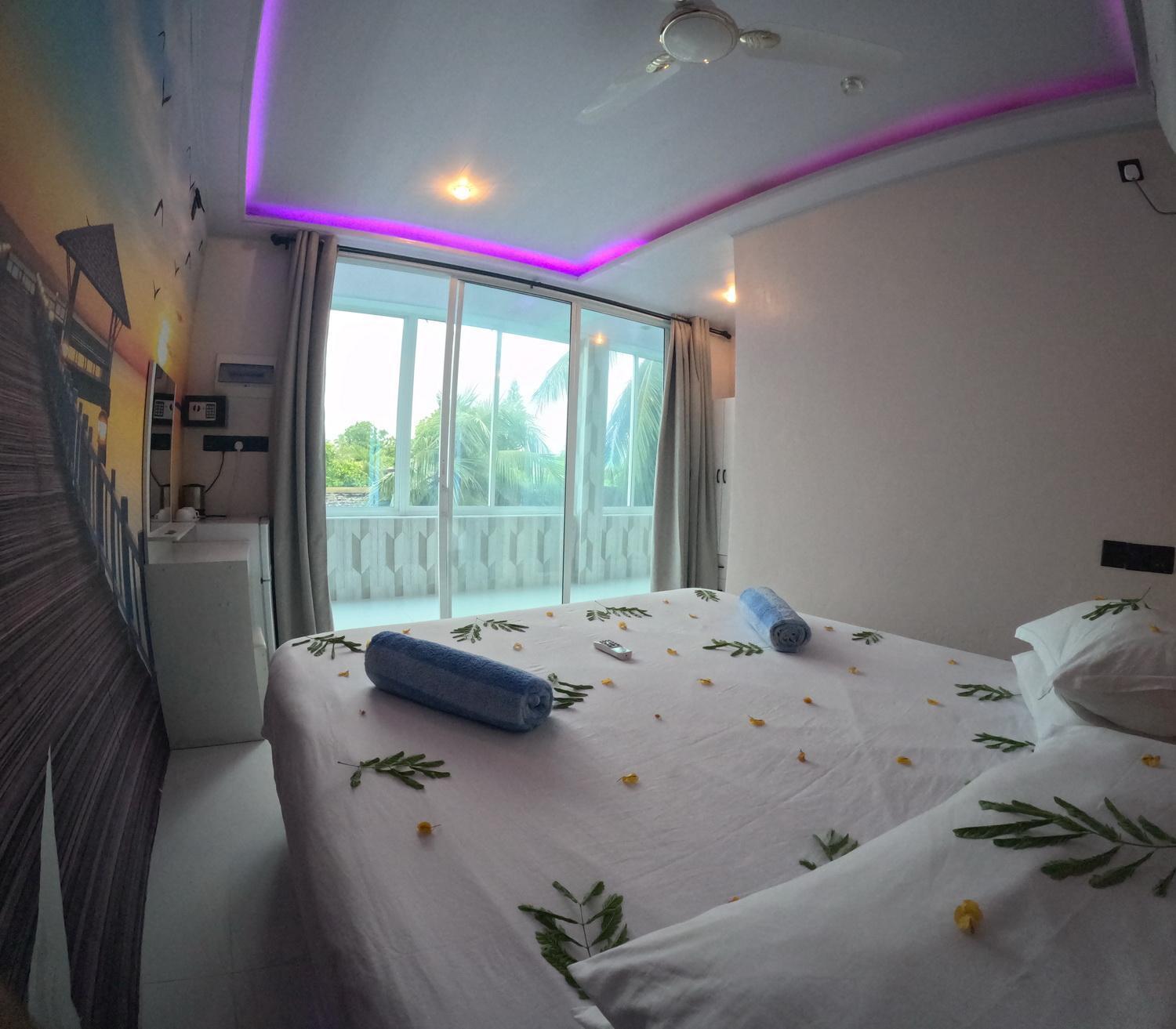Wind Breeze Sunset View Inn Гурайдо Екстериор снимка